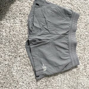 North face shorts girls medium 10/12